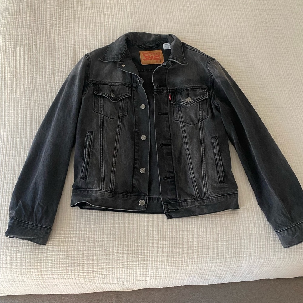 Levi’s black jean jacket size M - Picture 1 of 1